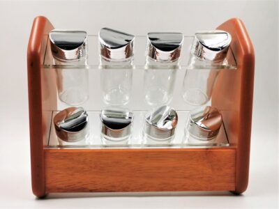 Θήκη Ξύλινη Με Plexiglass Και Σετ 8 Τεμαχίων Γυάλινα Βαζάκια Μπαχαρικών